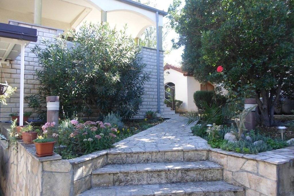 Entire apartment, Two bedroom apartment with terrace and sea view Jezera, Murter A-25447-a in Tisno, Murter