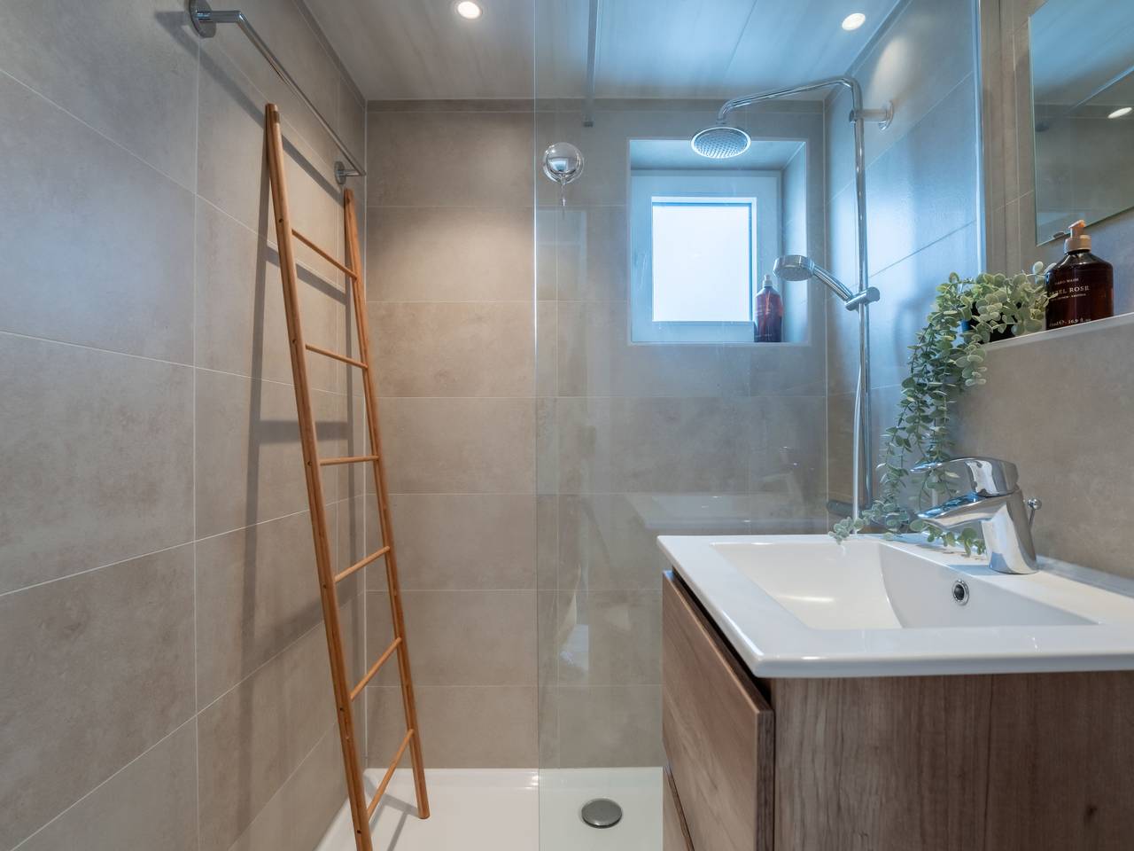 Beluga with parking and shared pool in Le Coq, Côte belge