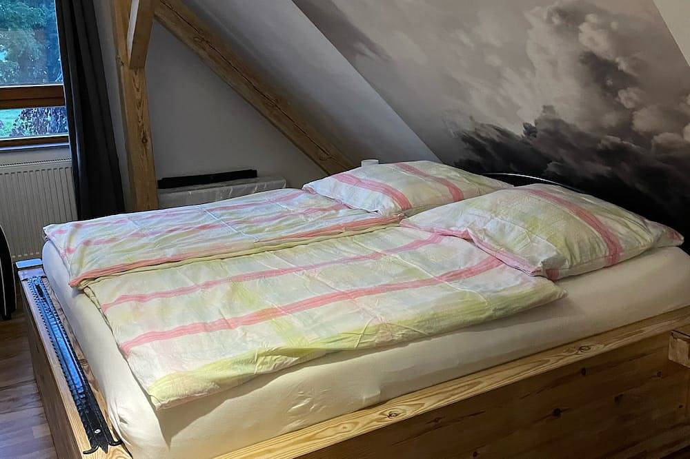2 Schlafzimmer, 1 Bad+ Wc; Og ein Wc; 4-6 Gäste, 130 m²; 1500m² Grundstück in Malchow, Fleesensee