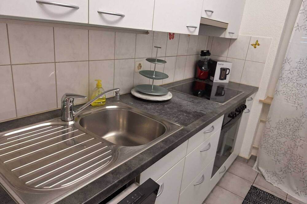 Appartamento intero, 3-room apartment in a trendy neighborhood in Basilea, Aargau-Basel