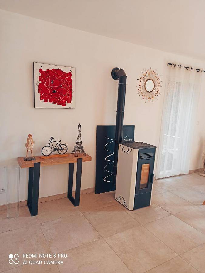 Location de vacances pour 6 personnes, avec jardin ainsi que vue et piscine à Le Puy-Sainte-Réparade - 2