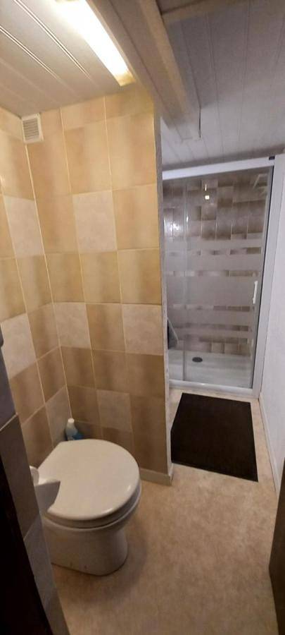 Gîte pour 4 personnes, avec piscine et terrasse dans Belmont-sur-Buttant