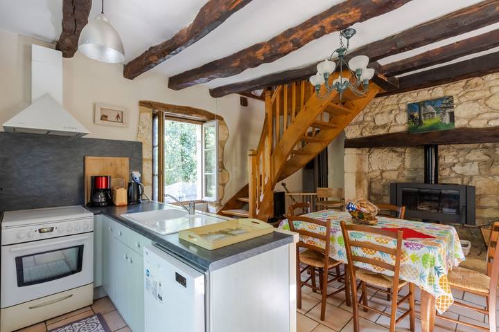 Petite maison 'La Maison De Tine' avec piscine partagée, jardin privé et Wi-Fi in Cénac-et-Saint-Julien, Périgord Noir