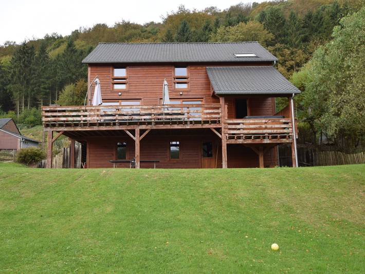 Vakantiehuis voor 15 personen, met Terras en Sauna in Rendeux