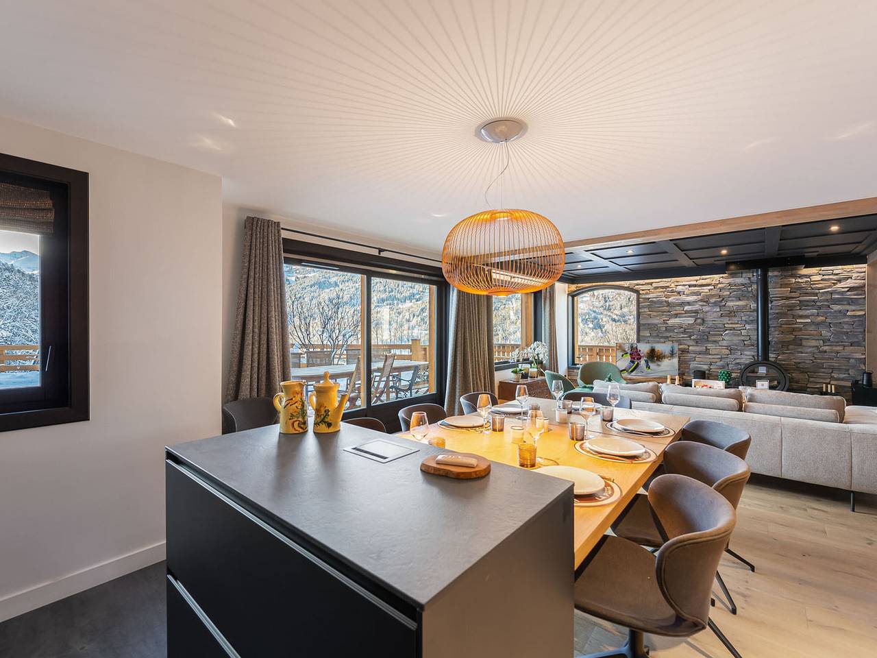 Ganze Wohnung, Modernes Chalet mit Jacuzzi und Haustiere erlaubt, nahe Méribel Pisten in Meribel Village, Courchevel