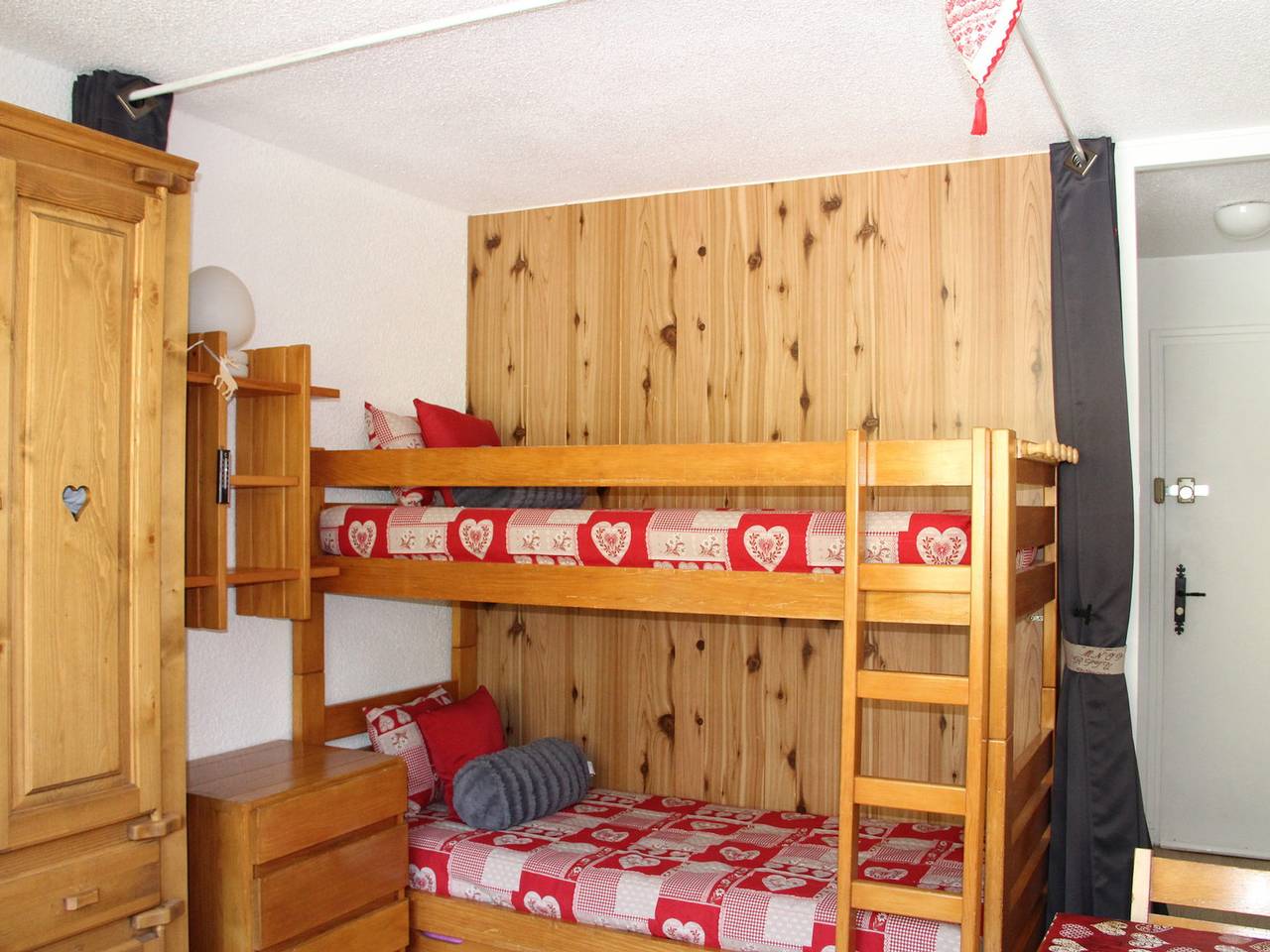 Estudio entero, Estudio acogedor para 2/3 personas, a pie de pistas con Tv y casillero para esquís in Lanslevillard, Región de Saint-Jean-de-Maurienne