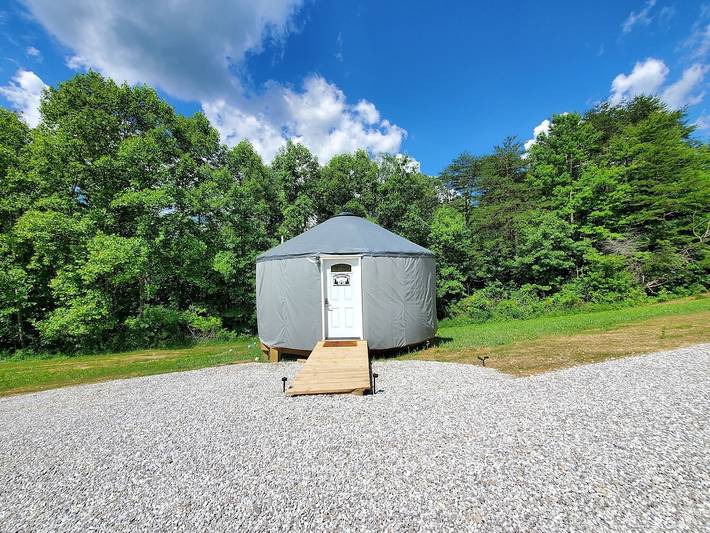 Vacation house for 2 people, with terrace and hot tub as well as yard in Ohio