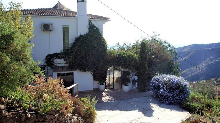 Casa rural para 6 personas, con piscina y jardín en Sayalonga - 2
