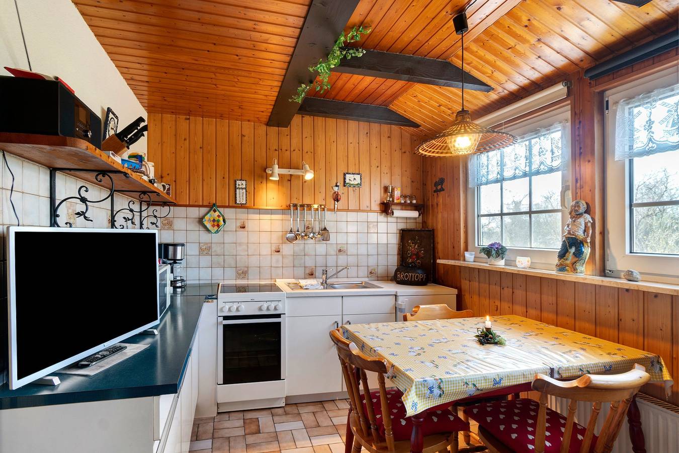 Ganze Wohnung, Ferienwohnung 2, 50 qm, 2 schlafzimmer, überdachte terrasse, max. 3 personen in Hooksiel, Wangerland