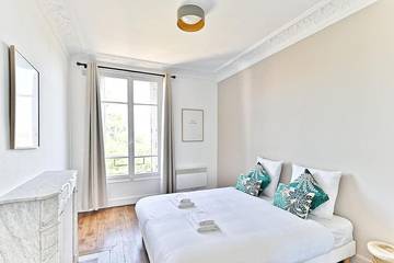Appartement De Vacances pour 4 Personnes dans Puteaux, Hauts-de-Seine, Photo 2