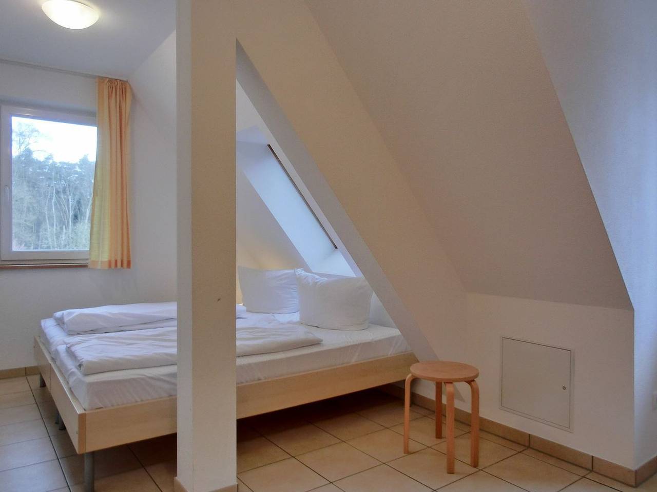 Ganze Wohnung, 2-Zimmer-Ferienwohnung für 4 Personen im 1. Obergeschoss mit Wlan in Neu Hirschburg, Ribnitz-Damgarten