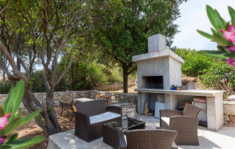 Apartment am Meer mit Terrasse, Küche und Parkplatz in Sucuraj in Sucuraj, Hvar