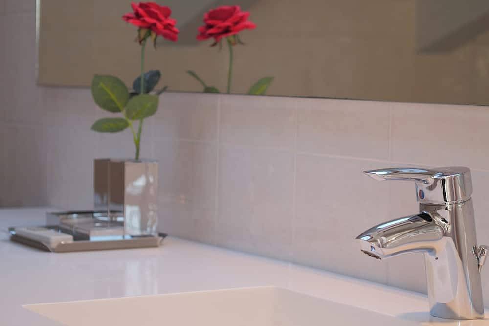 Entire apartment, Casa Marcone charming apartment between the Cinque Terre, Tigullio and Portofino in Deiva Marina, Riviera di Levante