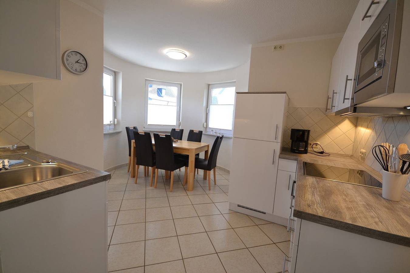 Ganze Wohnung, Komfortable Ferienwohnung in ruhiger, strandnaher Lage mit  Terrasse in Grömitz, Ostholstein