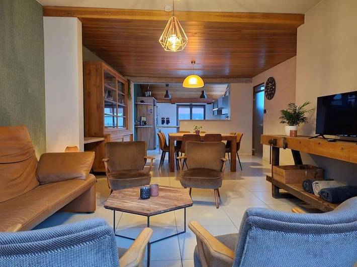 Gîte pour 8 personnes, avec terrasse, adapté aux familles dans Leffinge