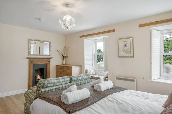 A traditional seaside cottage, with sea views and an easy walk to Portreath. in Portreath, Cornwall