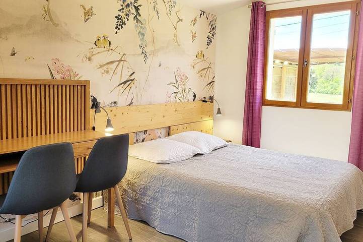 Location de vacances pour 6 personnes, avec terrasse ainsi que piscine et jardin, animaux acceptés à Banon - 2