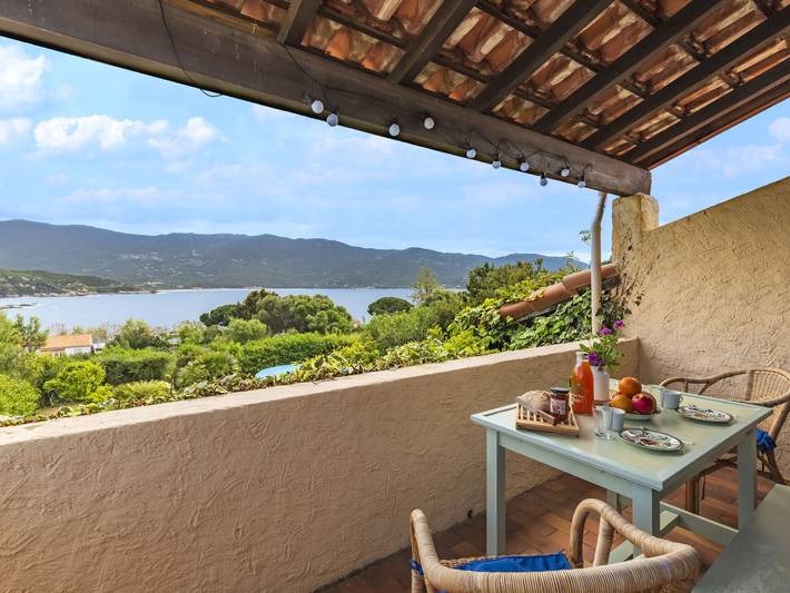 Apartamento de vacaciones para 2 personas, con vistas además de terraza y jardín - 1