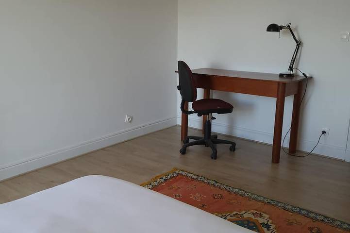 Suite mansardée avec vue dégagée – Thiers centre, proche gare in Thiers, Région de Thiers