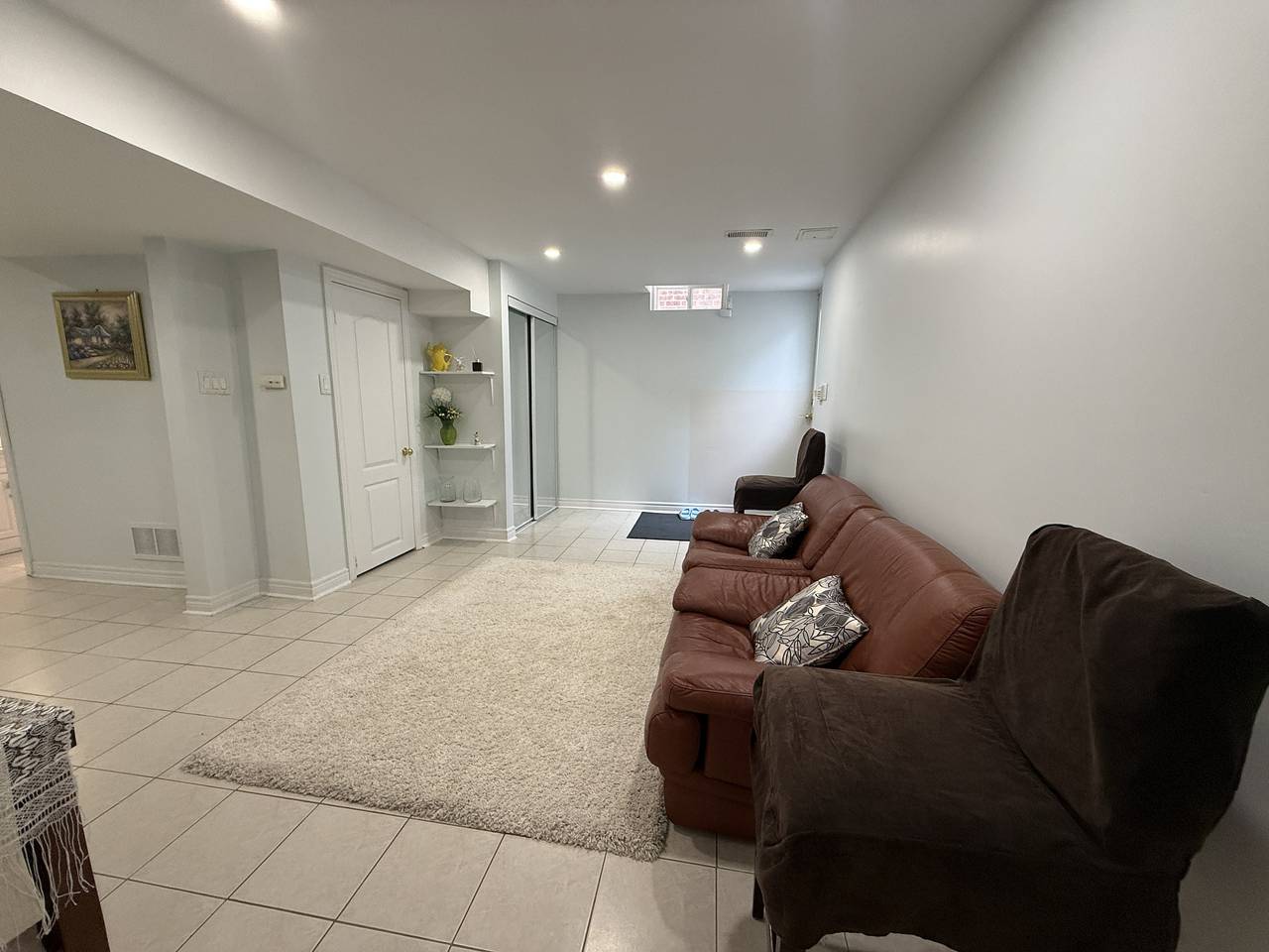 Suite privada completa Entrada independiente Estacionamiento gratuito in Richmond Hill, Lago Ontario (Kanada)