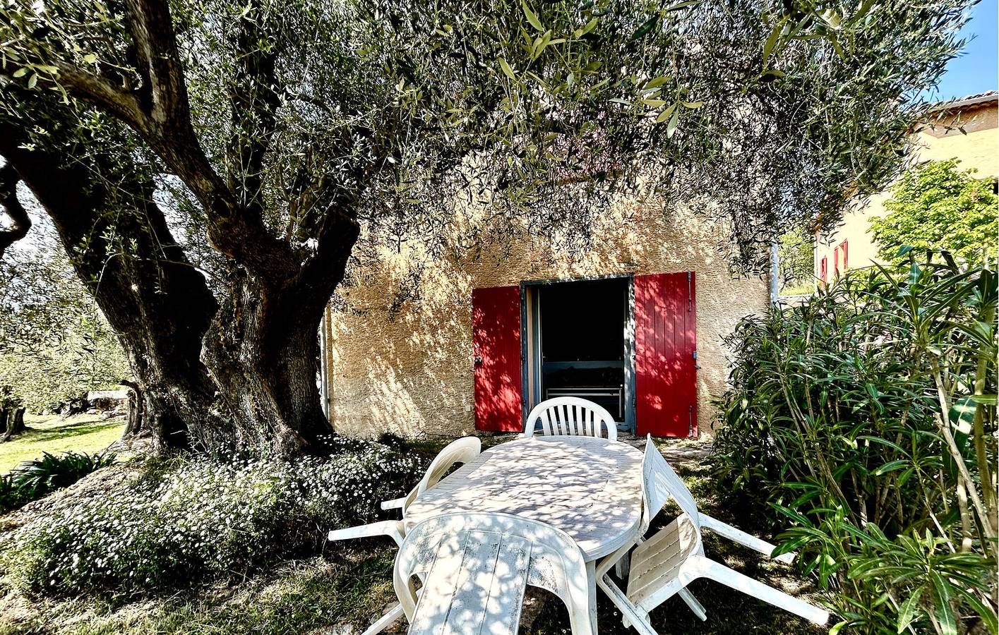 Gemütliche 70-qm-Wohnung mit Pool und Terrasse in der Nähe von Opio in Châteauneuf-Grasse, Mittelmeerküste (Frankreich)