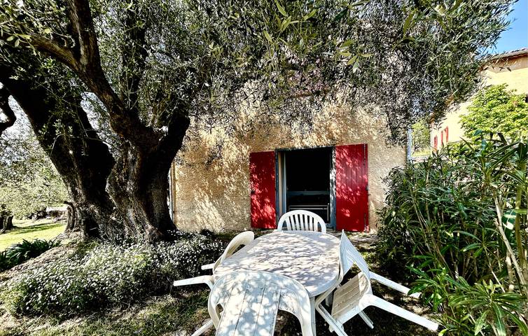Gemütliche 70-qm-Wohnung mit Pool und Terrasse in der Nähe von Opio in Châteauneuf-Grasse, Mittelmeerküste (Frankreich)