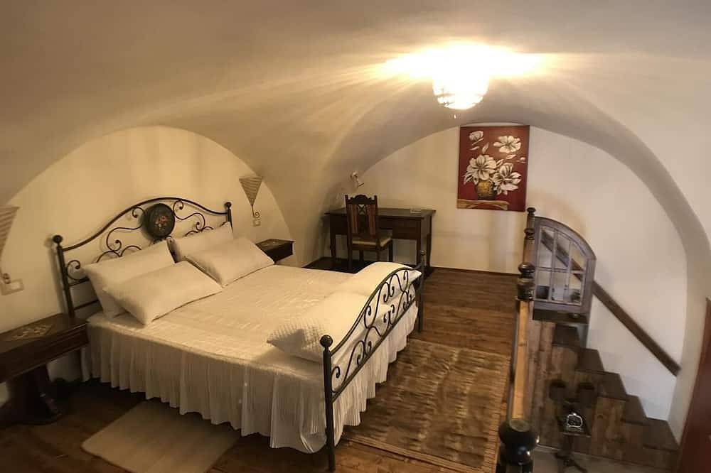 Casa Garibaldi is a bed & breakfast located in the historic center of Ceglie Messapica in Ceglie Messapica, Salento