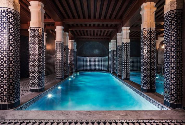 Hôtel pour 6 personnes, avec piscine et vue ainsi que terrasse et sauna