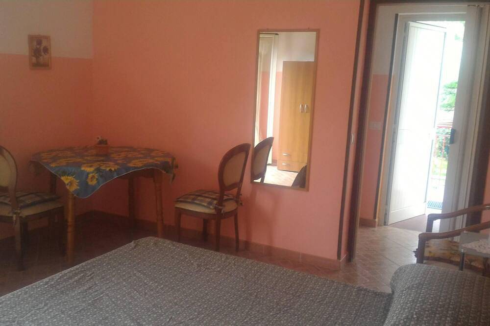 Michelangelo House, mono in Gioiosa Marea, Provincia de Messina