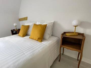 Gîte pour 12 personnes, avec jardin à Saint-Côme-du-Mont