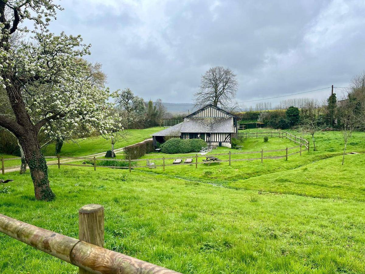 Paisible cottage au bord de l'eau -15 mn des côtes in Pierrefitte-en-Auge, Région de Lisieux