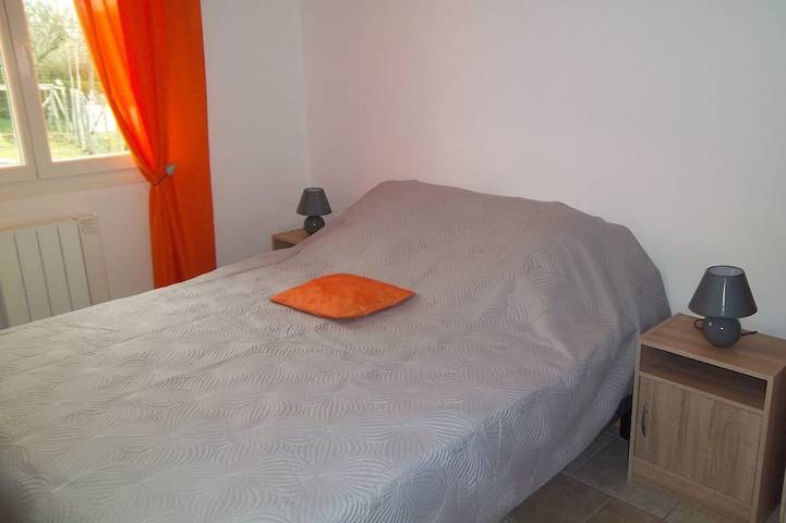 Location de vacances pour 6 personnes, avec terrasse et jardin à Saint-Martin-de-Gurson - 3