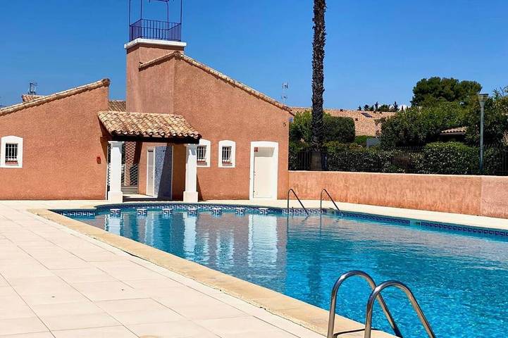 Apartamento de vacaciones para 4 personas, con piscina y balcón - 1