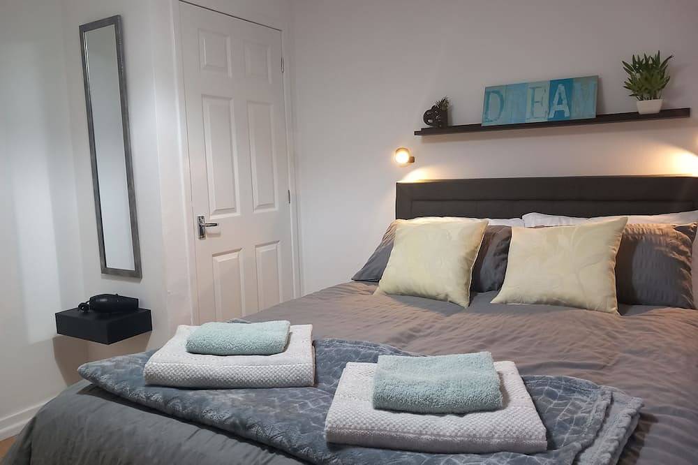 Ganze Wohnung, Superior Apartment | Edinburgh & Glasgow Trains | Private off street parking | in Nord Lanarkshire