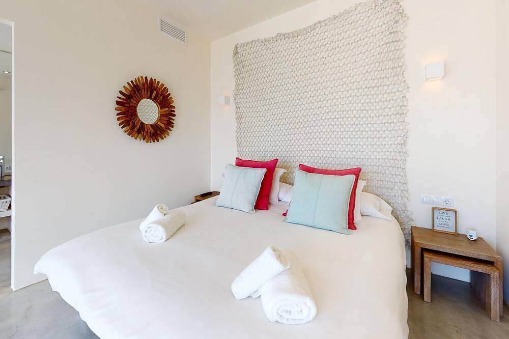 Villa Algarrobos in S'Argamassa, Coast of Ibiza