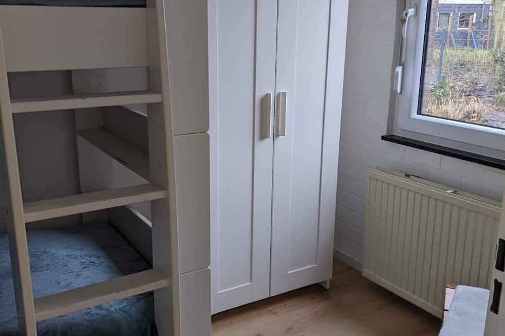 Ferienhaus in Holland 250 m bis Meer,Sauna Whirlpool Hund Garten in Herkingen, Goeree-Overflakkee
