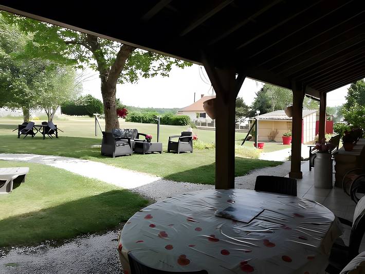 Gîte pour 7 personnes, avec jardin à Arnac-la-Poste - 3