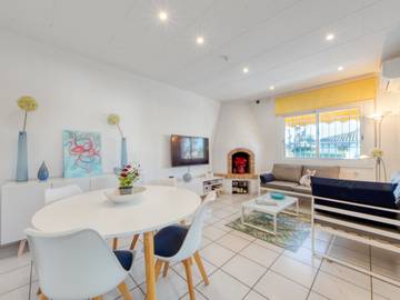 Maison De Vacances pour 4 Personnes dans Castelló d'Empúries, Costa Brava, Photo 2