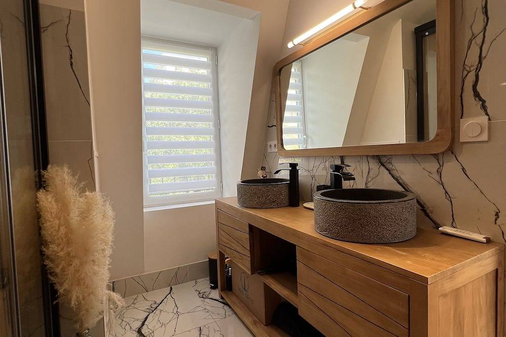 Ganze Wohnung, Superbe Appartement Avec Jacuzzi sur Terrasse, Sauna et Hammam Proche de Paris in Châtillon, Hauts-de-Seine