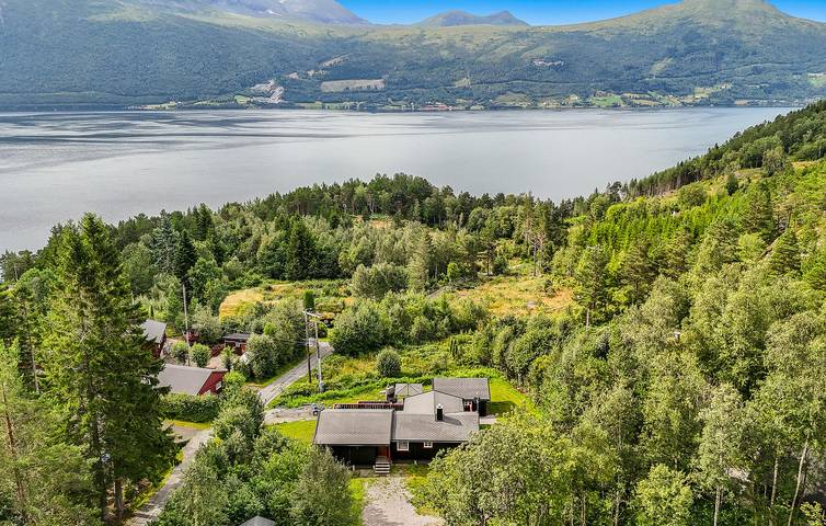 Ferienhaus für 8 Personen, mit Terrasse und Garten in Tingvoll - 2