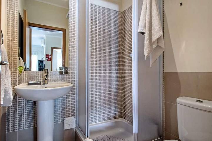 Ganze Wohnung, Schöne Wohnung im ersten Stock großer Balkon mit Blick auf Pool und Gärten lizenziert in Cabanas de Tavira, Conceição e Cabanas de Tavira