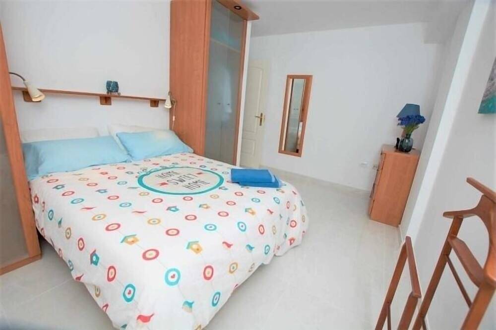 Apartamento entero, Bonita vivienda con vistas al mar +playa+Wifi in Radazul Bajo, El Rosario