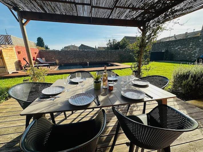 Location de vacances pour 8 personnes, avec vue ainsi que jardin et piscine à Paraza - 3