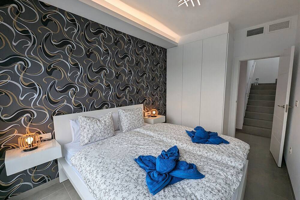 Casa Vacacional 'R-40-B Villa Moderna Con Piscina Privada, Wi-Fi y Aire Acondicionado' in Los Montesinos, Costa Blanca