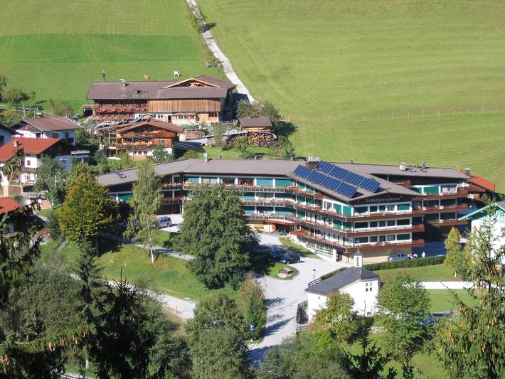 Ferienwohnung für 2 Personen, mit Balkon und Garten sowie Pool und Sauna in Auffach