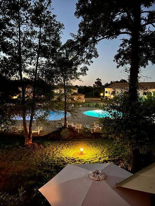 Location de vacances pour 6 personnes, avec bassin pour enfant et vue ainsi que jardin et piscine dans Plage Venga Di L Oru Santa Maria Poggio