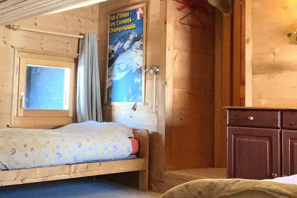 Portes du Soleil (Ch), idyllic chalet, ski-in ski-out, 6+2 pers, winter summer in Champoussin, Val-d'Illiez