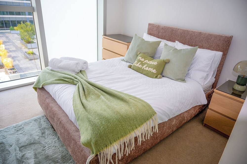 Entire apartment, Modern 2Bdr Apartment in Mk City Centre- The Hub, Free Parking in Milton Keynes, South East England