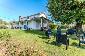 Location de vacances pour 10 personnes, avec jardin à Salles