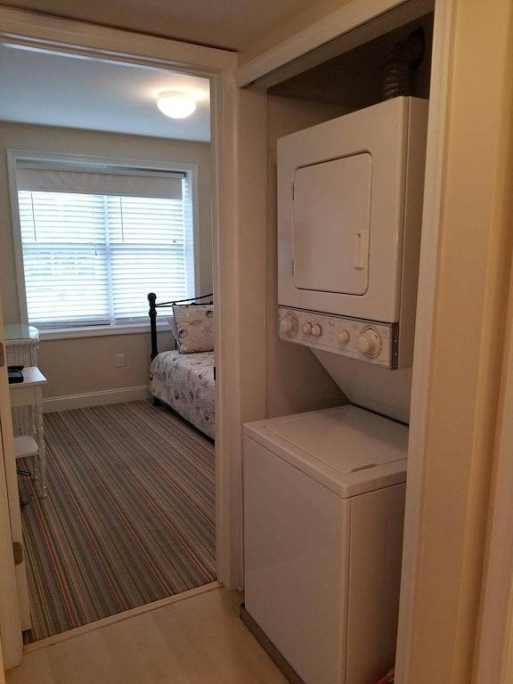 Ganze Wohnung, Cape May Condo Getaway w / Dachterrasse, Parkplätze vor Ort, 1/2 Block zum Strand in Cape May, Cape May County